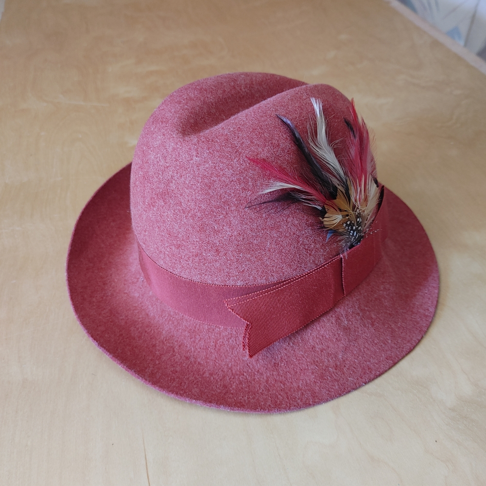 Women's Felt Fedora Hat with Feather Accent - Rose
